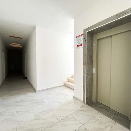 601 * Golem (Tirana)